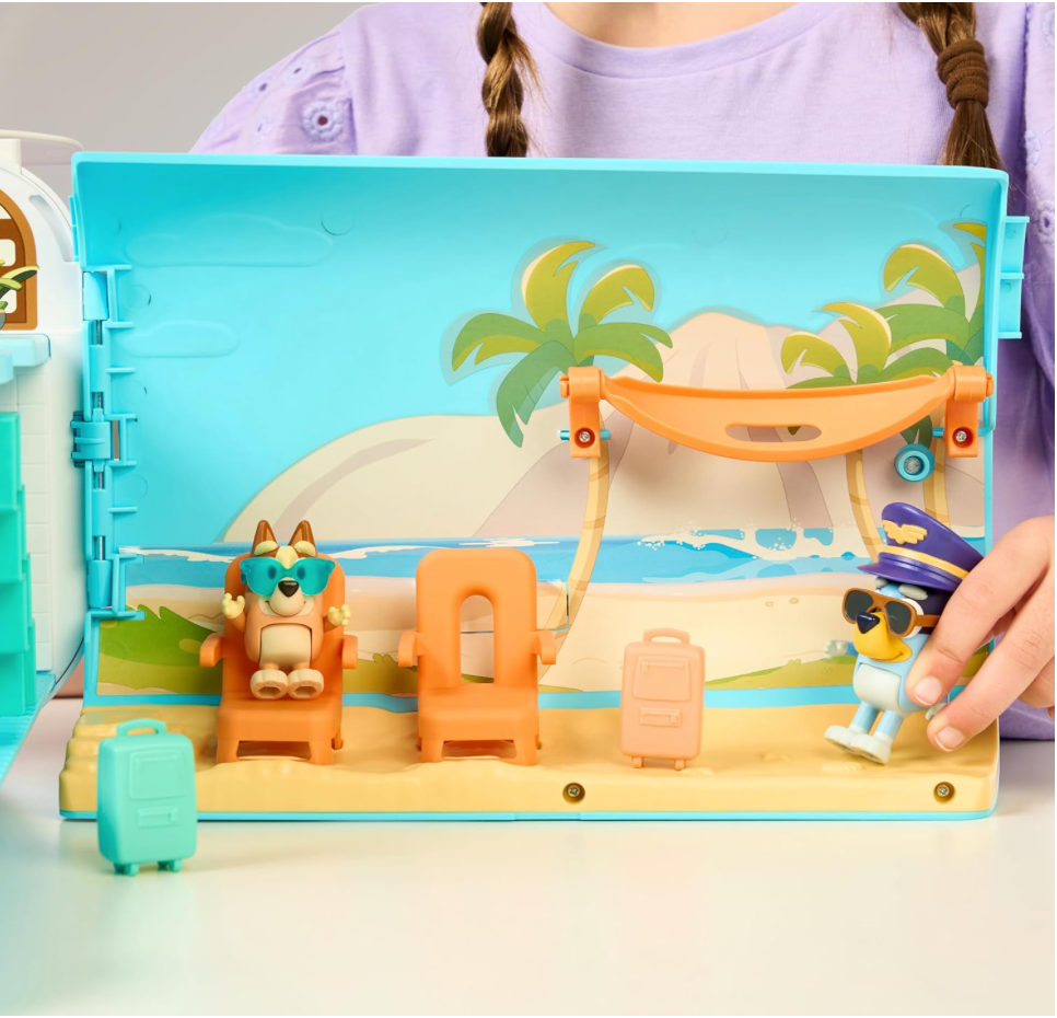 Bluey 3-in-1 Transforming Plane Playset – Plane, Resort & Boat in One!