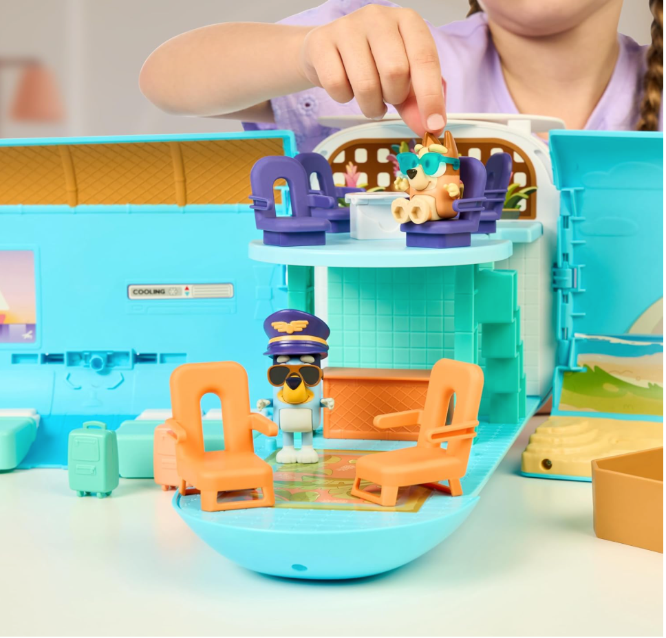 Bluey 3-in-1 Transforming Plane Playset – Plane, Resort & Boat in One!
