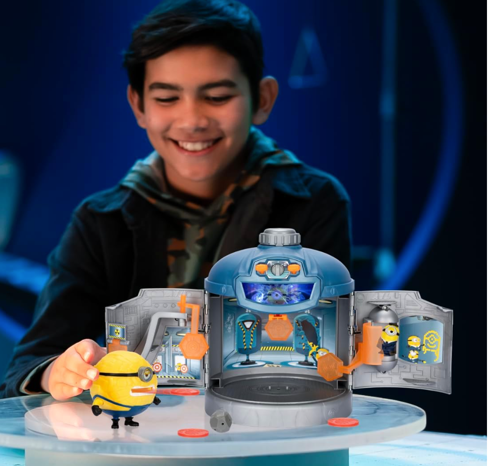 Despicable Me 4 – Transformation Chamber Playset with Lights, Sounds & Disc Action!