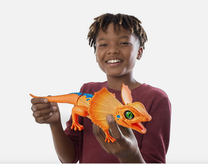 Robo Alive Orange Lurking Lizard Robotic Toy